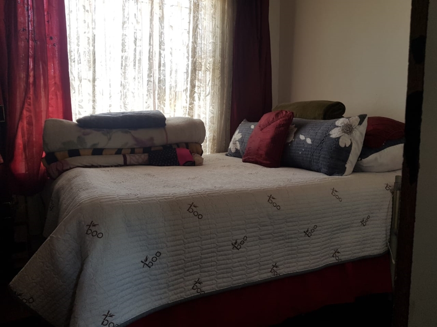2 Bedroom Property for Sale in Geelhoutpark North West
